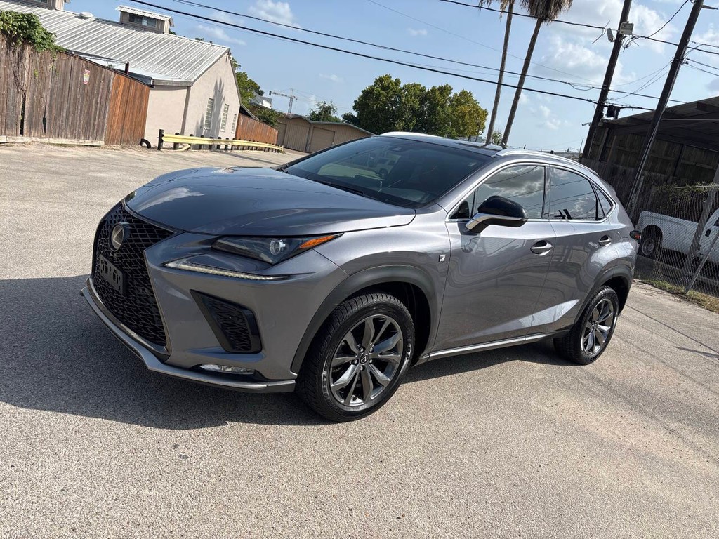 Lexus NX Vehicle Full-screen Gallery Image 04