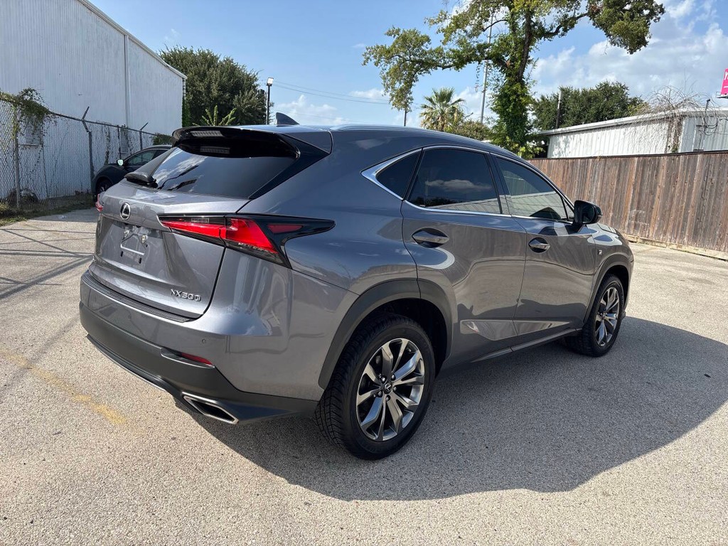 Lexus NX Vehicle Full-screen Gallery Image 07