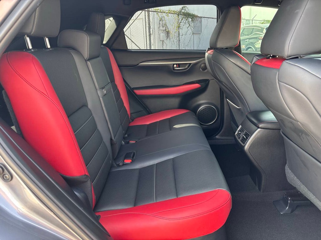 Lexus NX Vehicle Full-screen Gallery Image 16