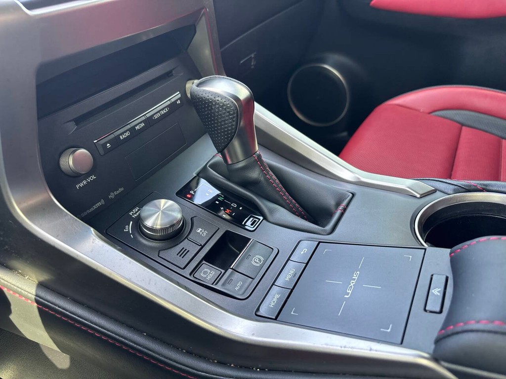 Lexus NX Vehicle Full-screen Gallery Image 23