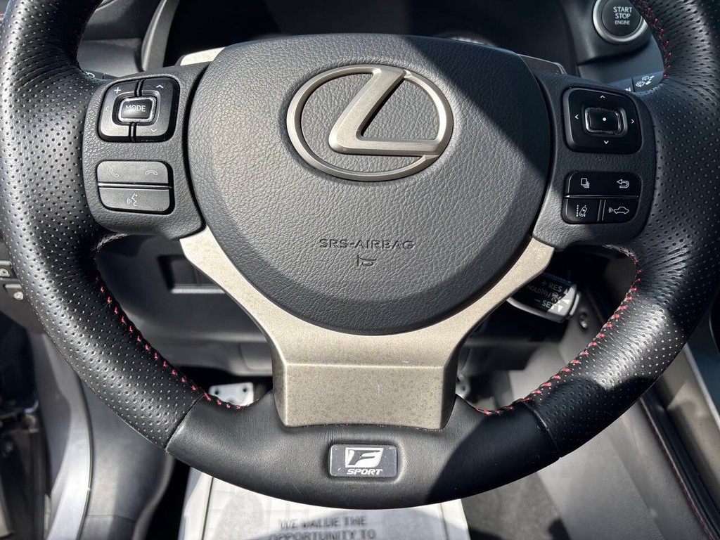 Lexus NX Vehicle Full-screen Gallery Image 25
