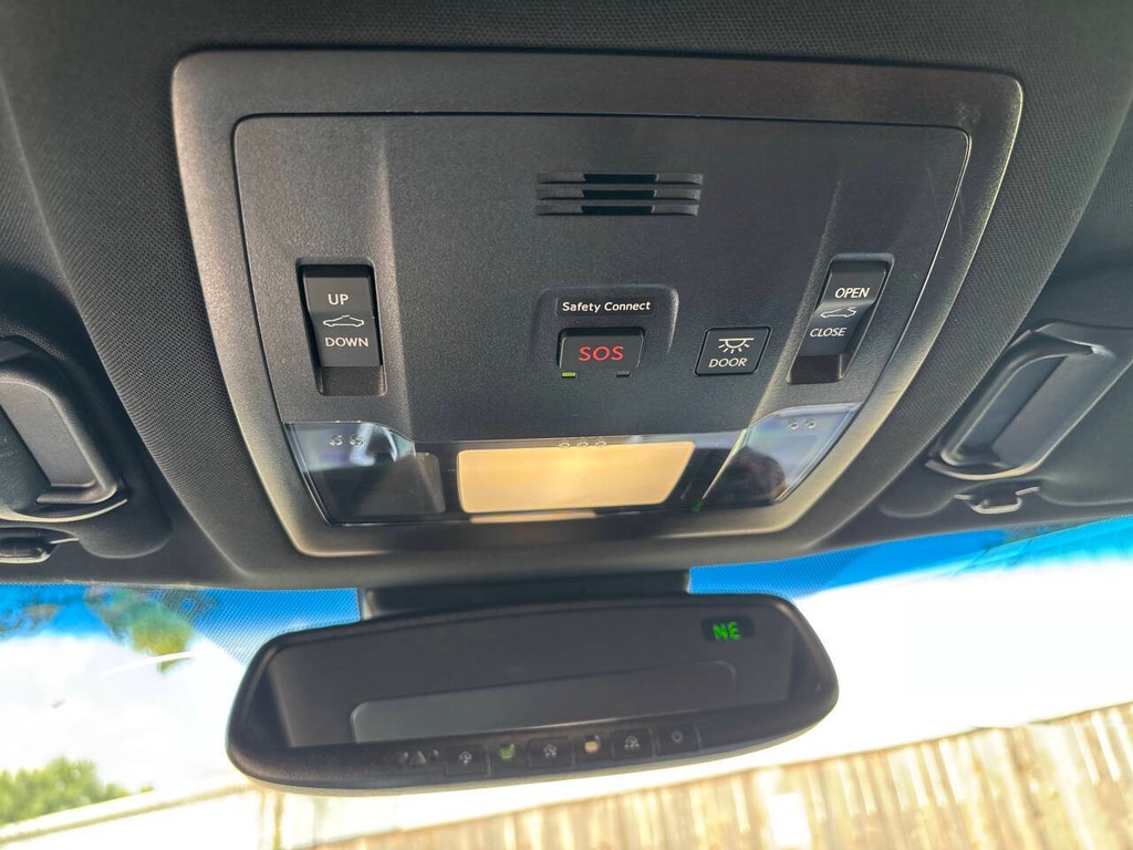 Lexus NX Vehicle Full-screen Gallery Image 28