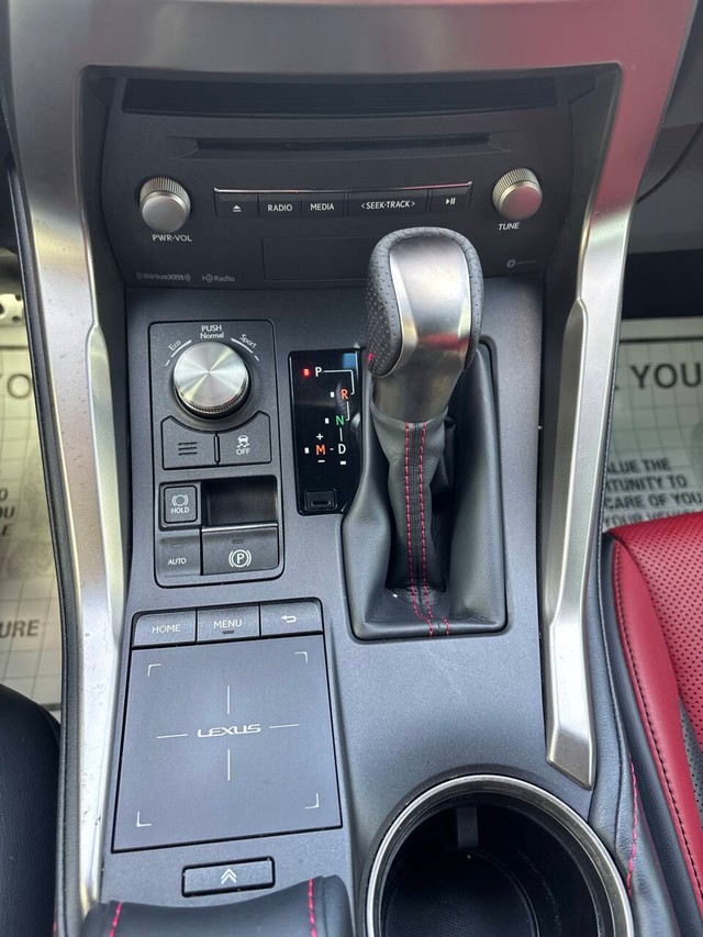 Lexus NX Vehicle Full-screen Gallery Image 22