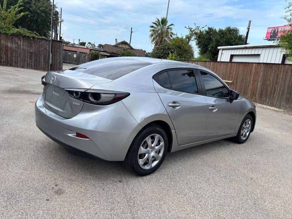 Mazda Mazda3 Sedan Vehicle Full-screen Gallery Image 07