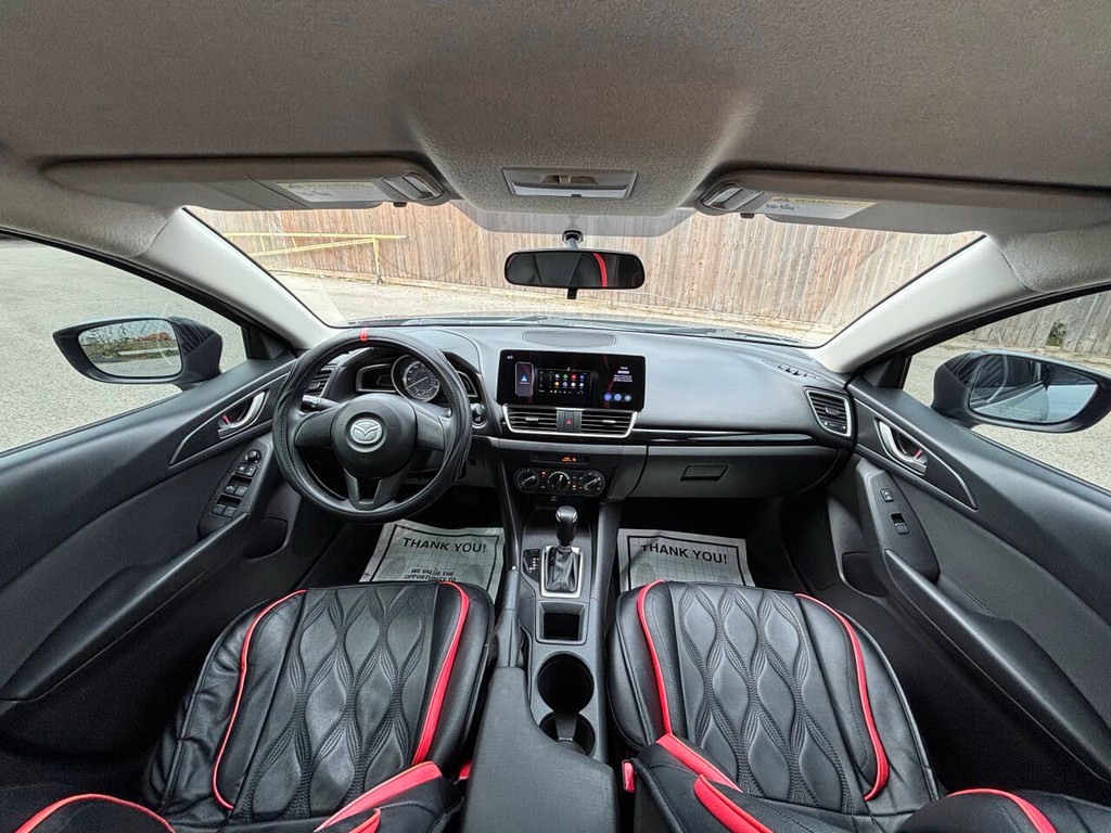 Mazda Mazda3 Sedan Vehicle Full-screen Gallery Image 18