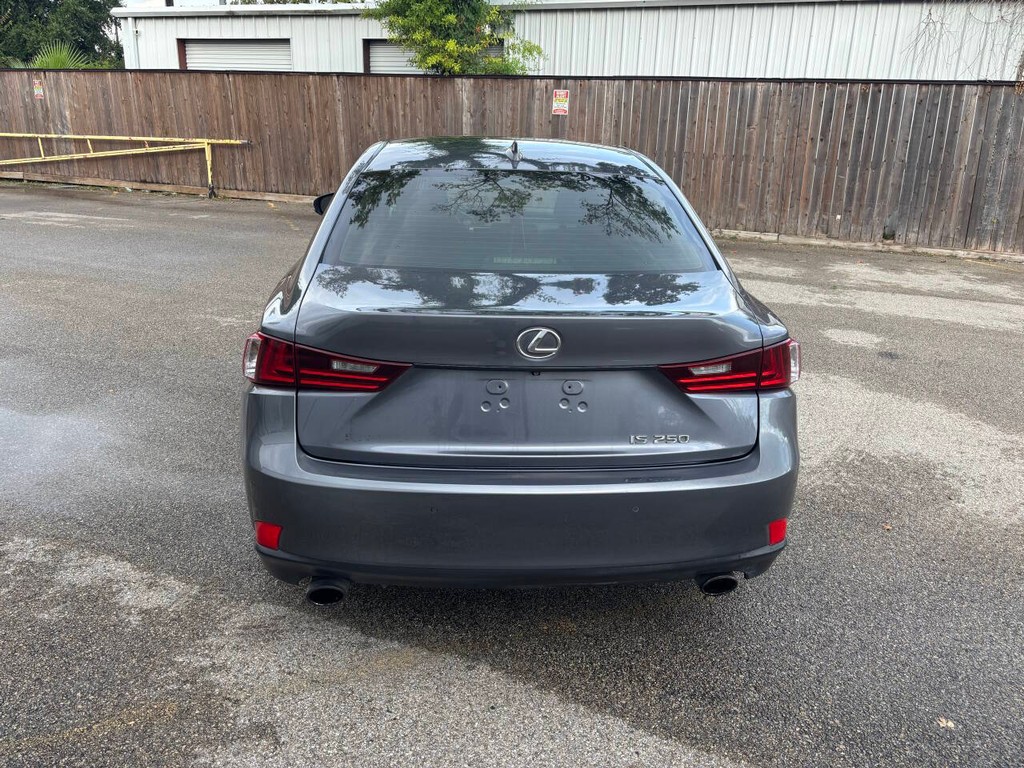 Lexus IS 250 Vehicle Full-screen Gallery Image 06