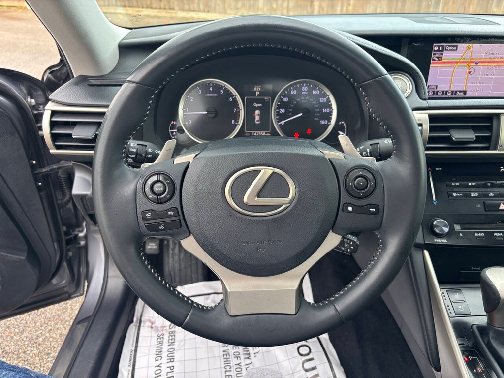 Lexus IS 250 Vehicle Full-screen Gallery Image 22