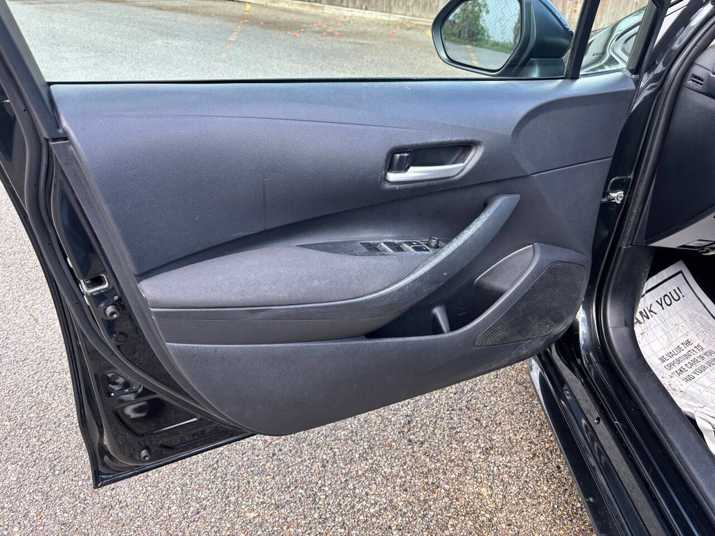 Toyota Corolla Vehicle Full-screen Gallery Image 10