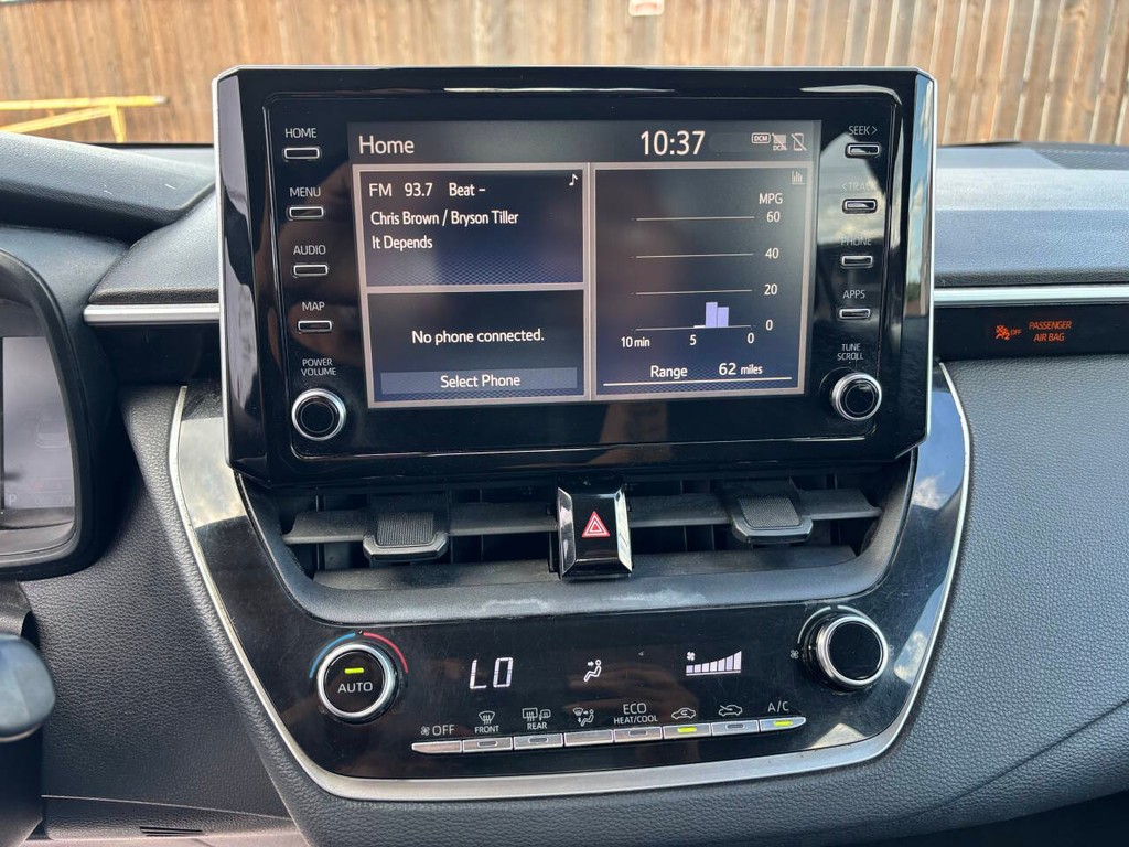 Toyota Corolla Vehicle Full-screen Gallery Image 20