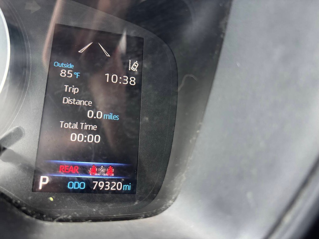 Toyota Corolla Vehicle Full-screen Gallery Image 26