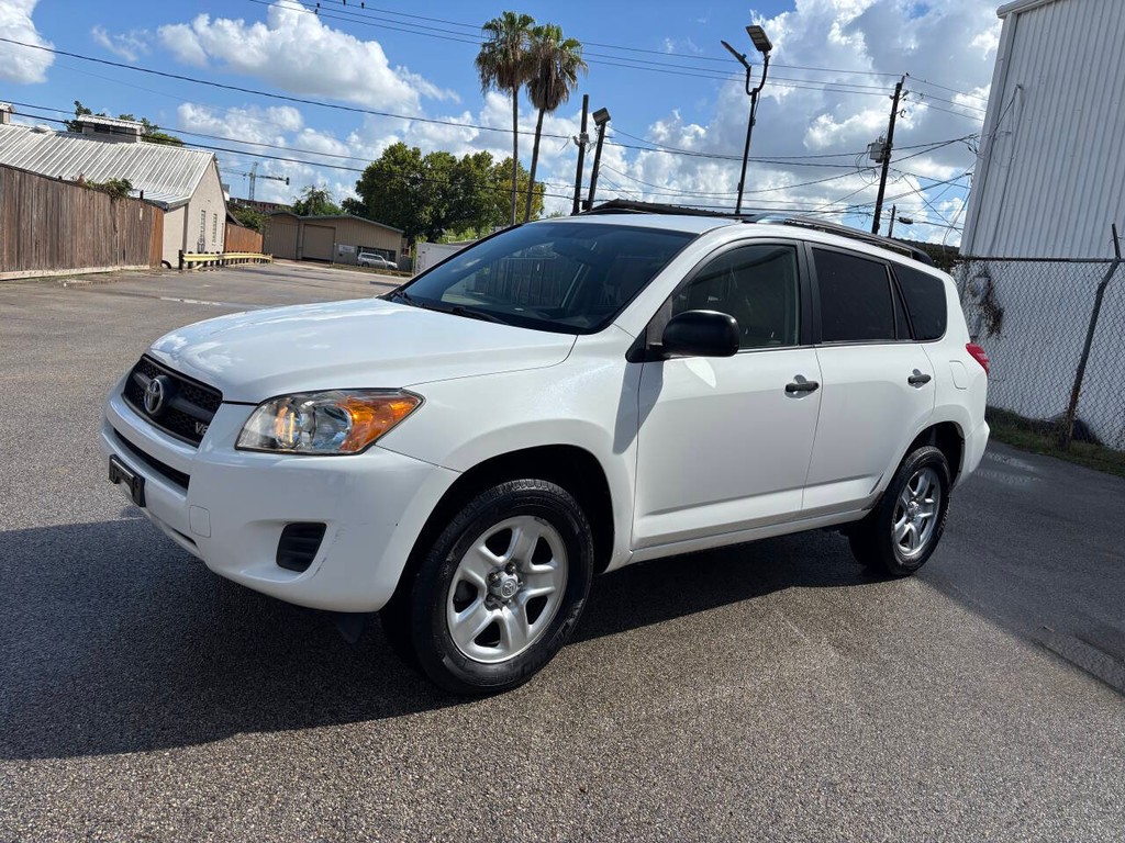 Toyota RAV4 Vehicle Full-screen Gallery Image 04