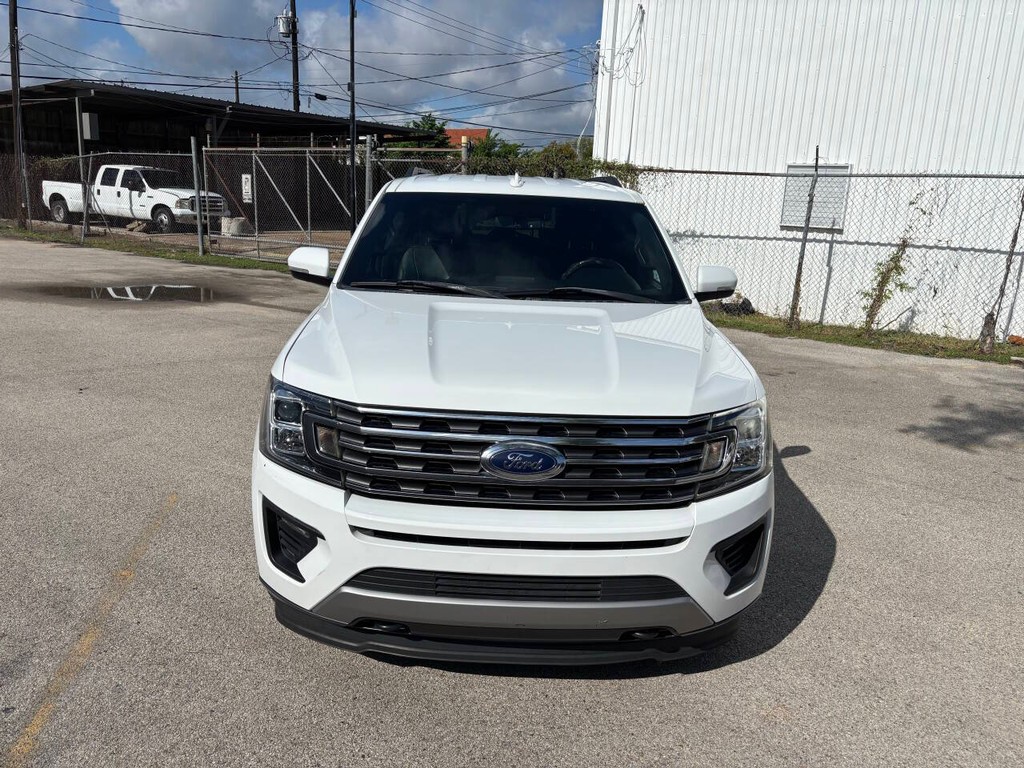 Ford Expedition Vehicle Full-screen Gallery Image 02