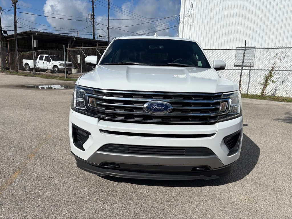 Ford Expedition Vehicle Full-screen Gallery Image 03