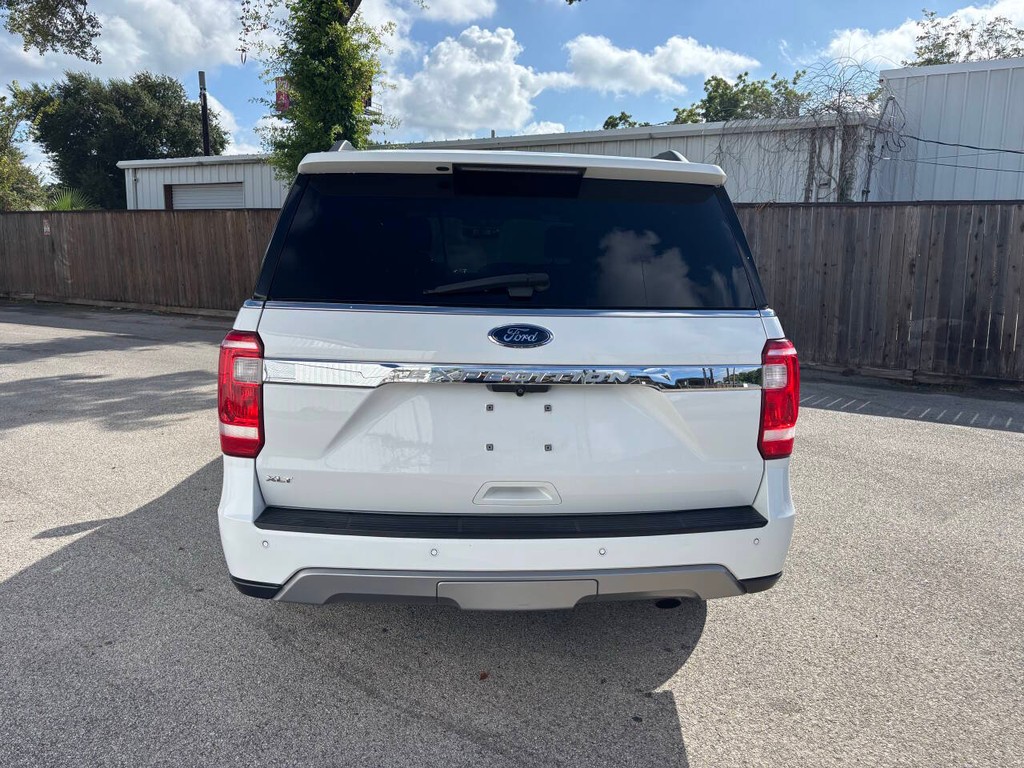 Ford Expedition Vehicle Full-screen Gallery Image 06