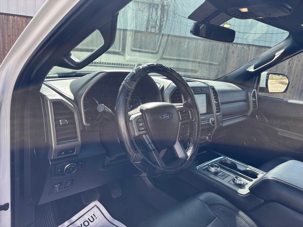 Ford Expedition Vehicle Full-screen Gallery Image 08