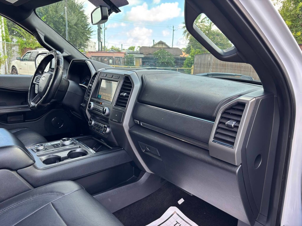 Ford Expedition Vehicle Full-screen Gallery Image 11