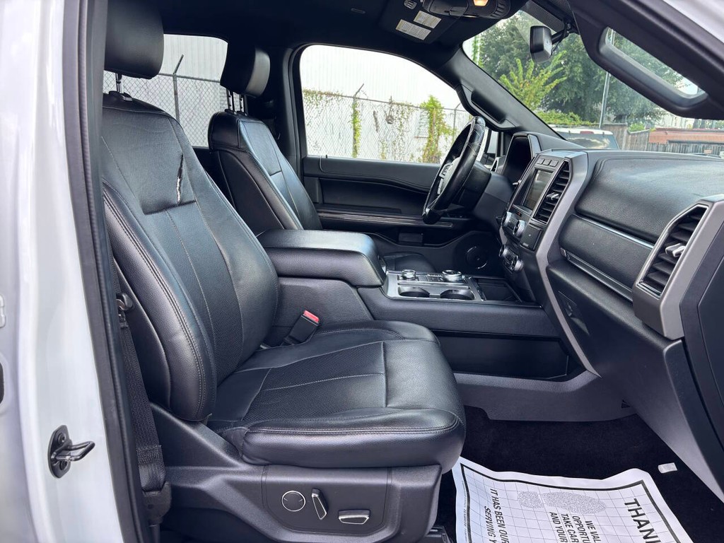 Ford Expedition Vehicle Full-screen Gallery Image 12