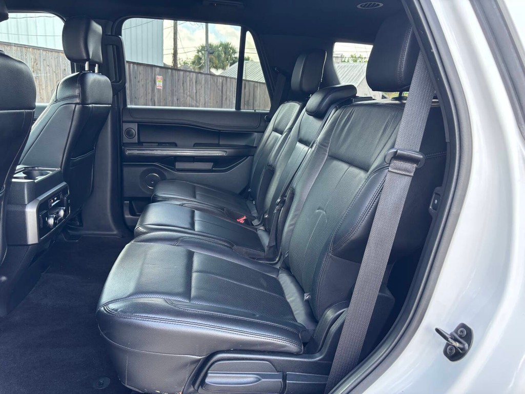 Ford Expedition Vehicle Full-screen Gallery Image 14