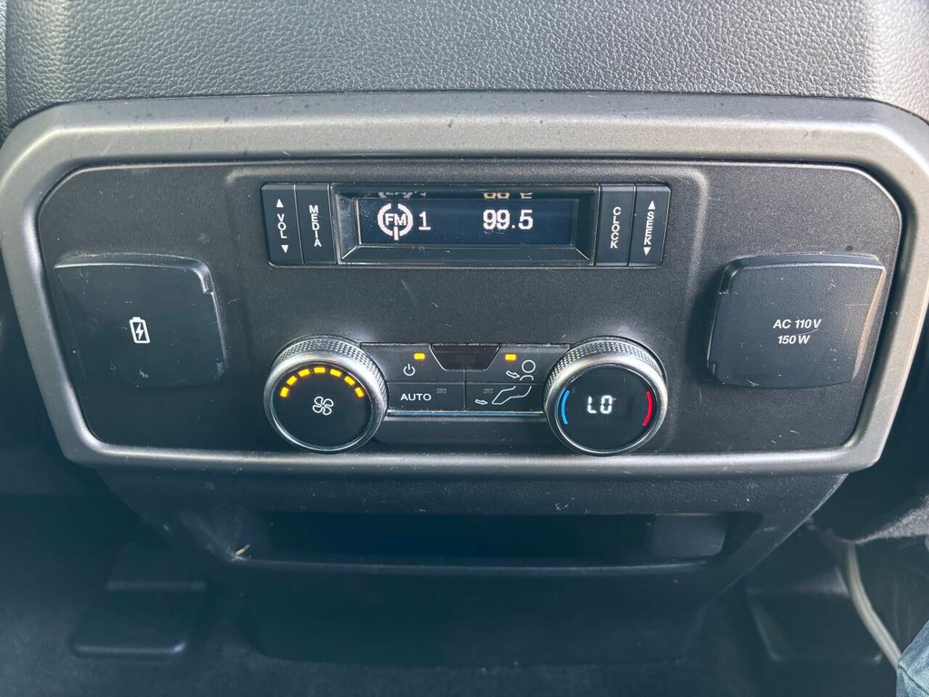Ford Expedition Vehicle Full-screen Gallery Image 19