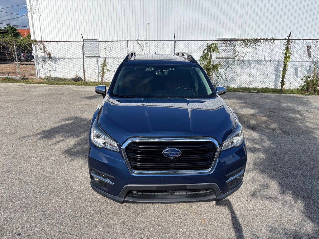 Subaru Ascent Vehicle Full-screen Gallery Image 03