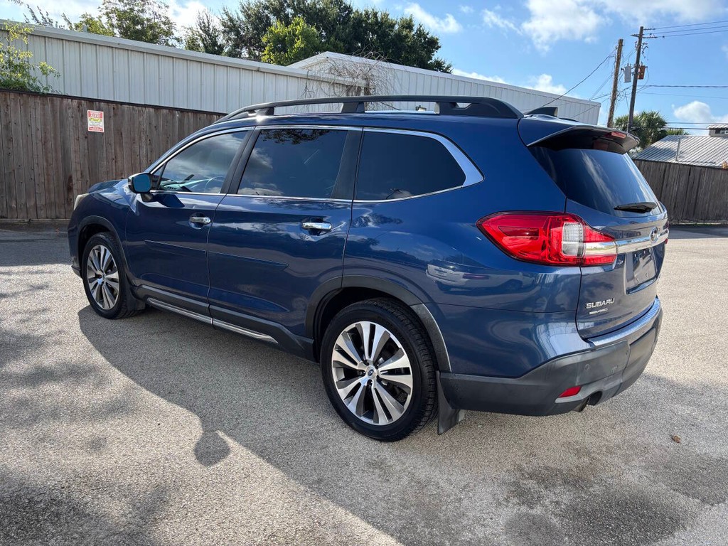 Subaru Ascent Vehicle Full-screen Gallery Image 05