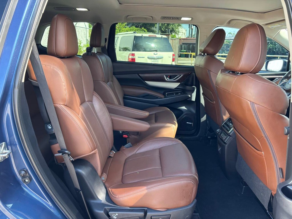 Subaru Ascent Vehicle Full-screen Gallery Image 16