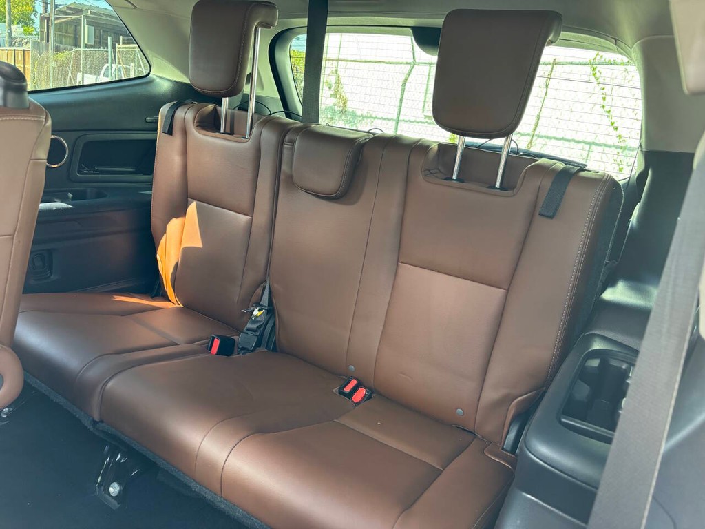 Subaru Ascent Vehicle Full-screen Gallery Image 18