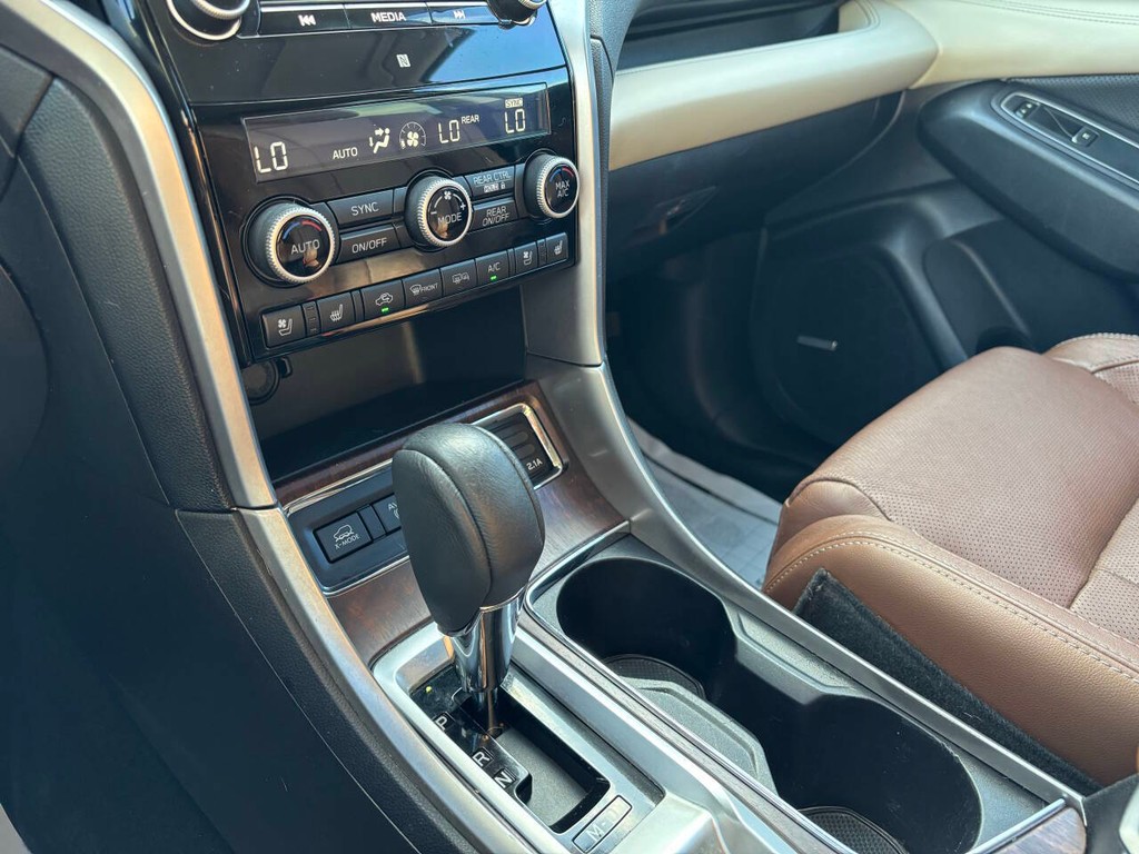 Subaru Ascent Vehicle Full-screen Gallery Image 26