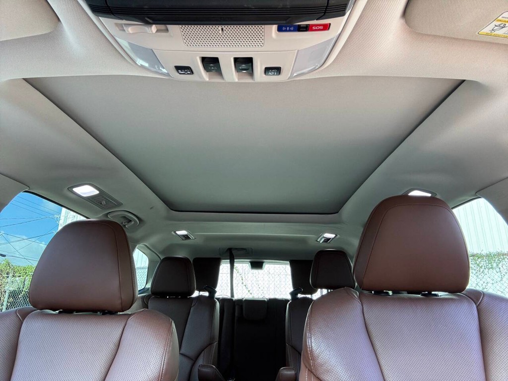 Subaru Ascent Vehicle Full-screen Gallery Image 32