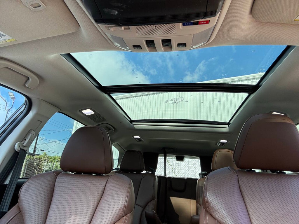 Subaru Ascent Vehicle Full-screen Gallery Image 33