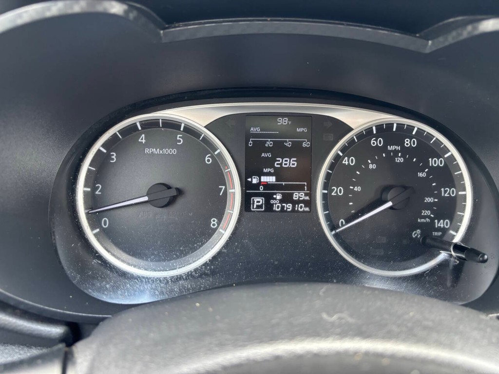 Nissan Versa Vehicle Full-screen Gallery Image 26