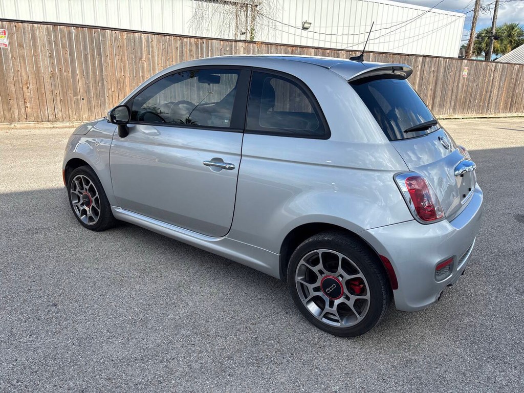 FIAT 500 Vehicle Full-screen Gallery Image 06