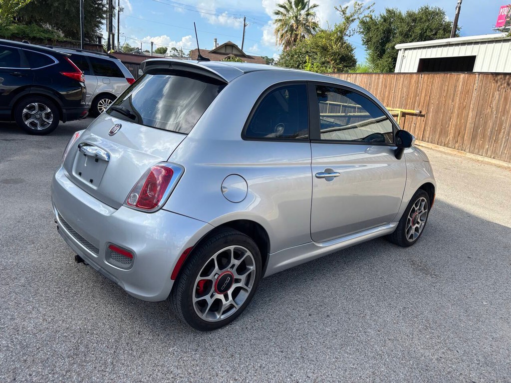 FIAT 500 Vehicle Full-screen Gallery Image 08