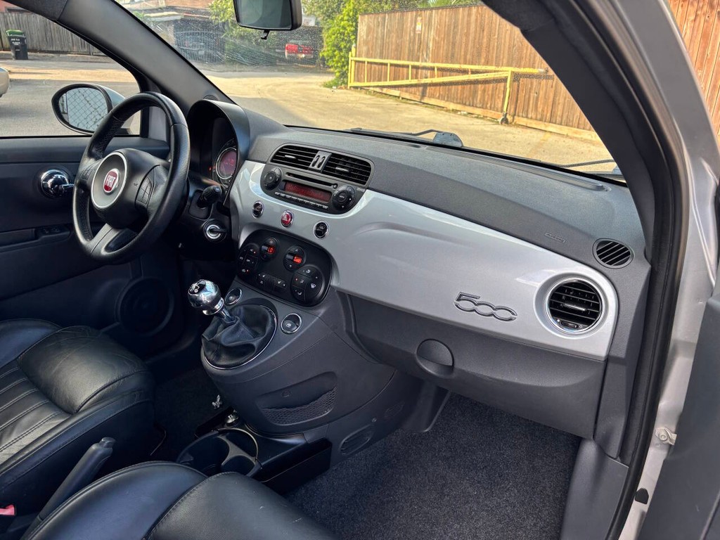 FIAT 500 Vehicle Full-screen Gallery Image 12