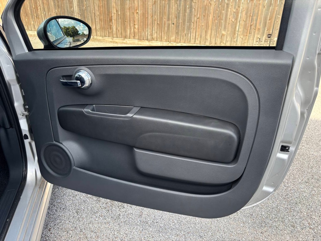 FIAT 500 Vehicle Full-screen Gallery Image 14