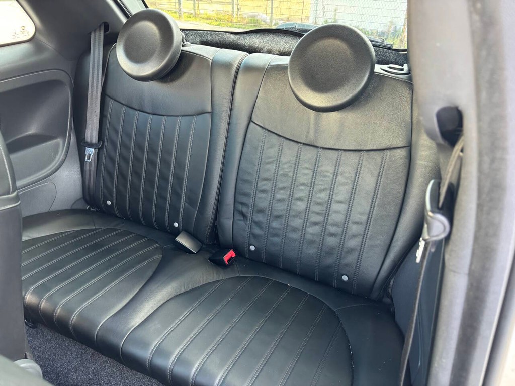 FIAT 500 Vehicle Full-screen Gallery Image 15