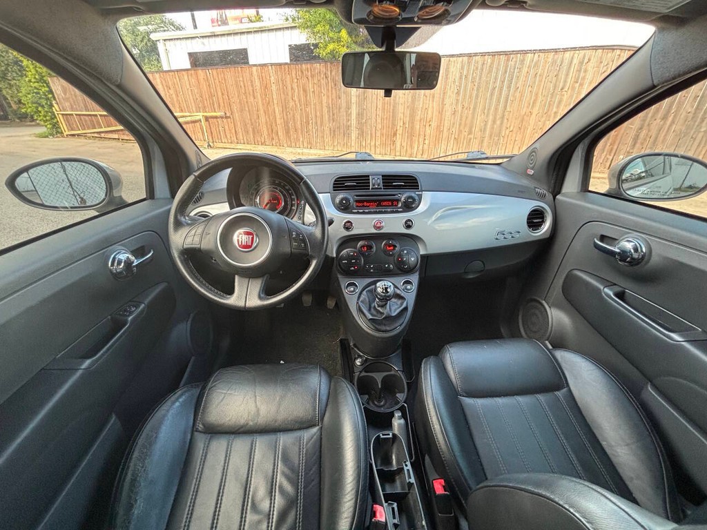 FIAT 500 Vehicle Full-screen Gallery Image 17