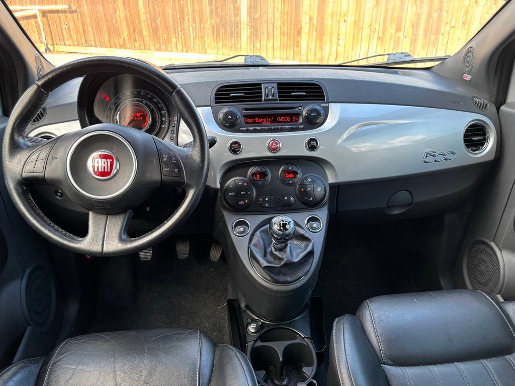 FIAT 500 Vehicle Full-screen Gallery Image 18