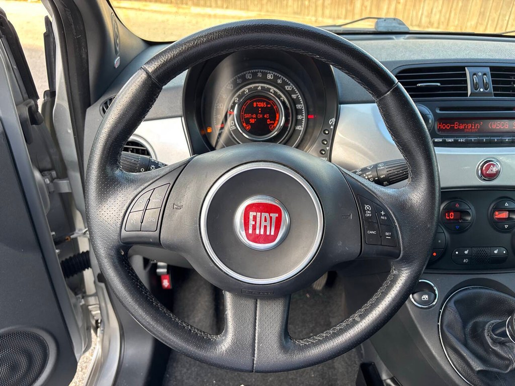 FIAT 500 Vehicle Full-screen Gallery Image 21