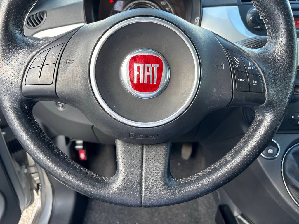 FIAT 500 Vehicle Full-screen Gallery Image 22