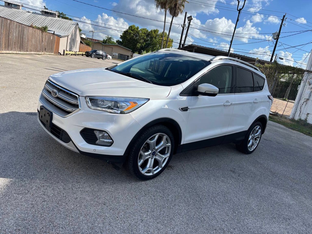 Ford Escape Vehicle Full-screen Gallery Image 04