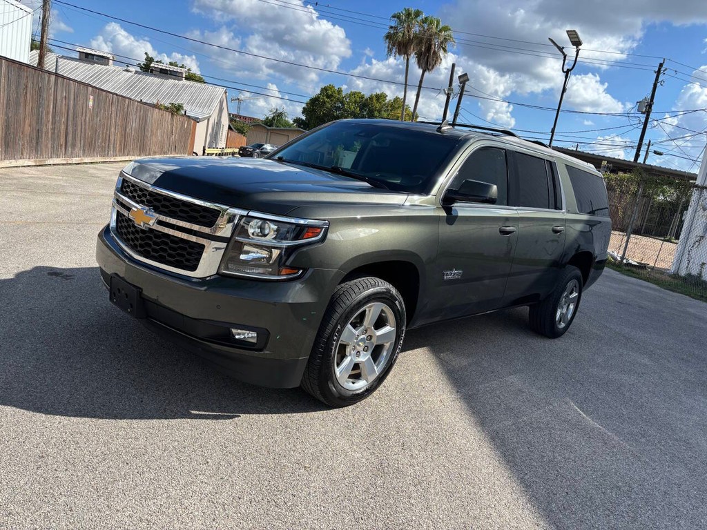 Chevrolet Suburban Vehicle Full-screen Gallery Image 05