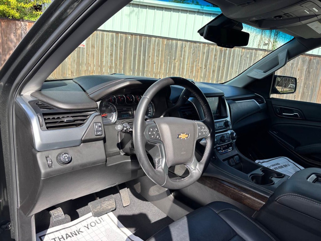 Chevrolet Suburban Vehicle Full-screen Gallery Image 10
