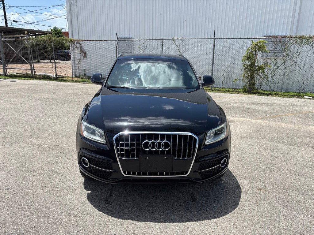 Audi Q5 Vehicle Full-screen Gallery Image 02