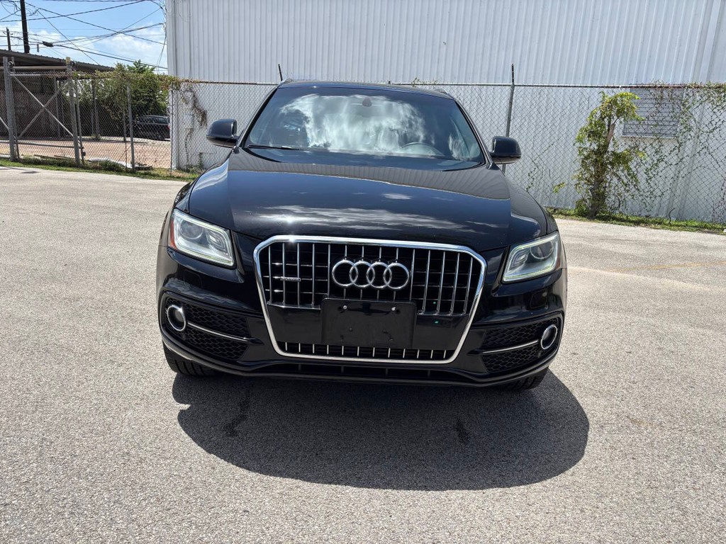 Audi Q5 Vehicle Full-screen Gallery Image 03
