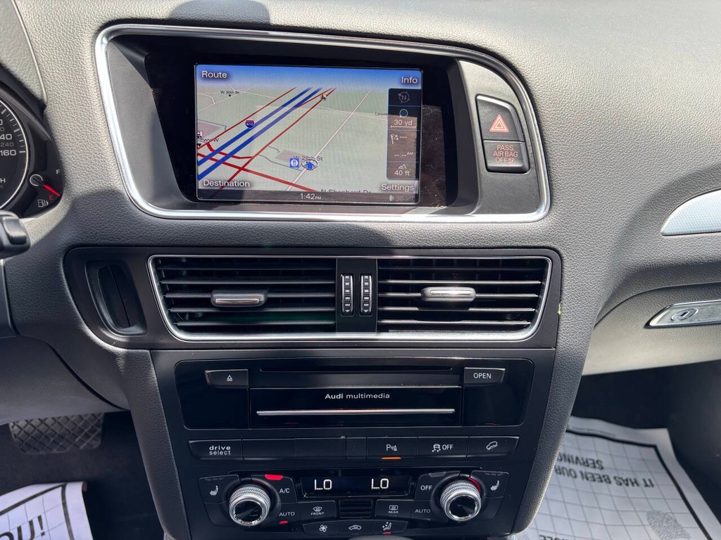 Audi Q5 Vehicle Full-screen Gallery Image 18