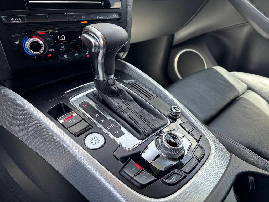 Audi Q5 Vehicle Full-screen Gallery Image 19