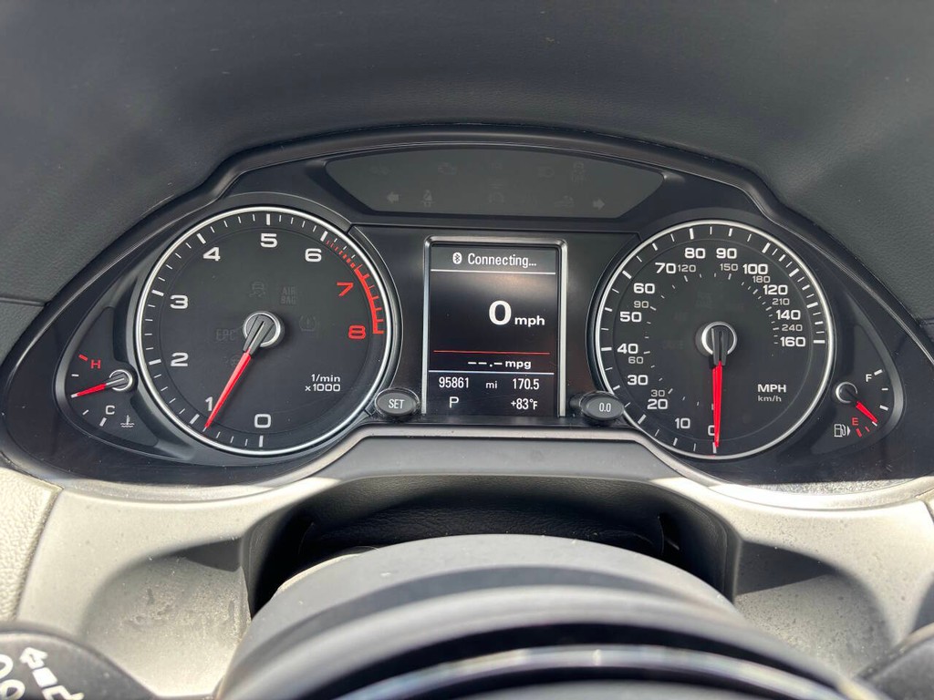 Audi Q5 Vehicle Full-screen Gallery Image 29