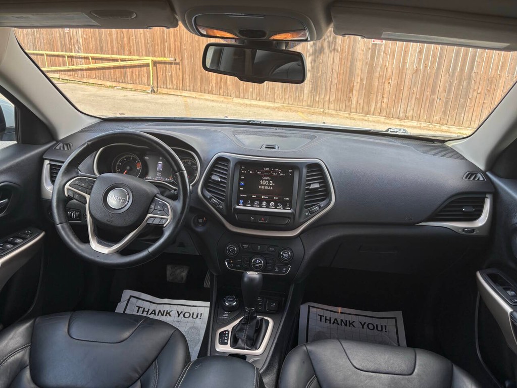 Jeep Cherokee Vehicle Full-screen Gallery Image 18