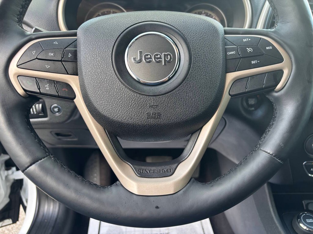 Jeep Cherokee Vehicle Full-screen Gallery Image 23